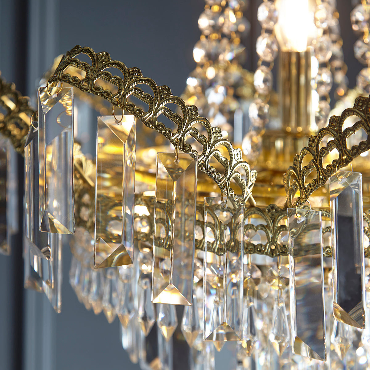 Clear glass & gold effect plate