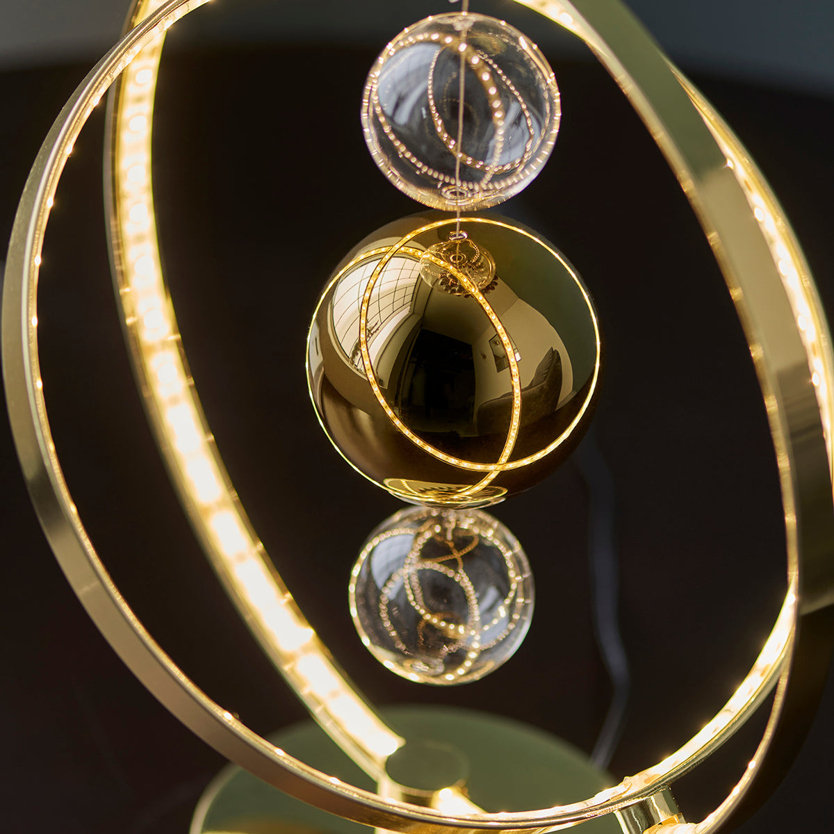 Gold effect plate with clear & gold glass