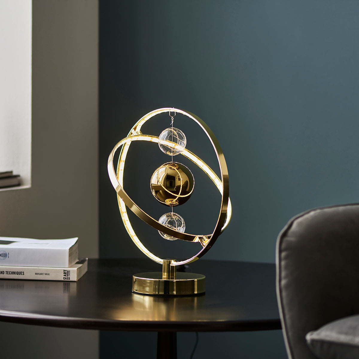 Gold effect plate with clear & gold glass