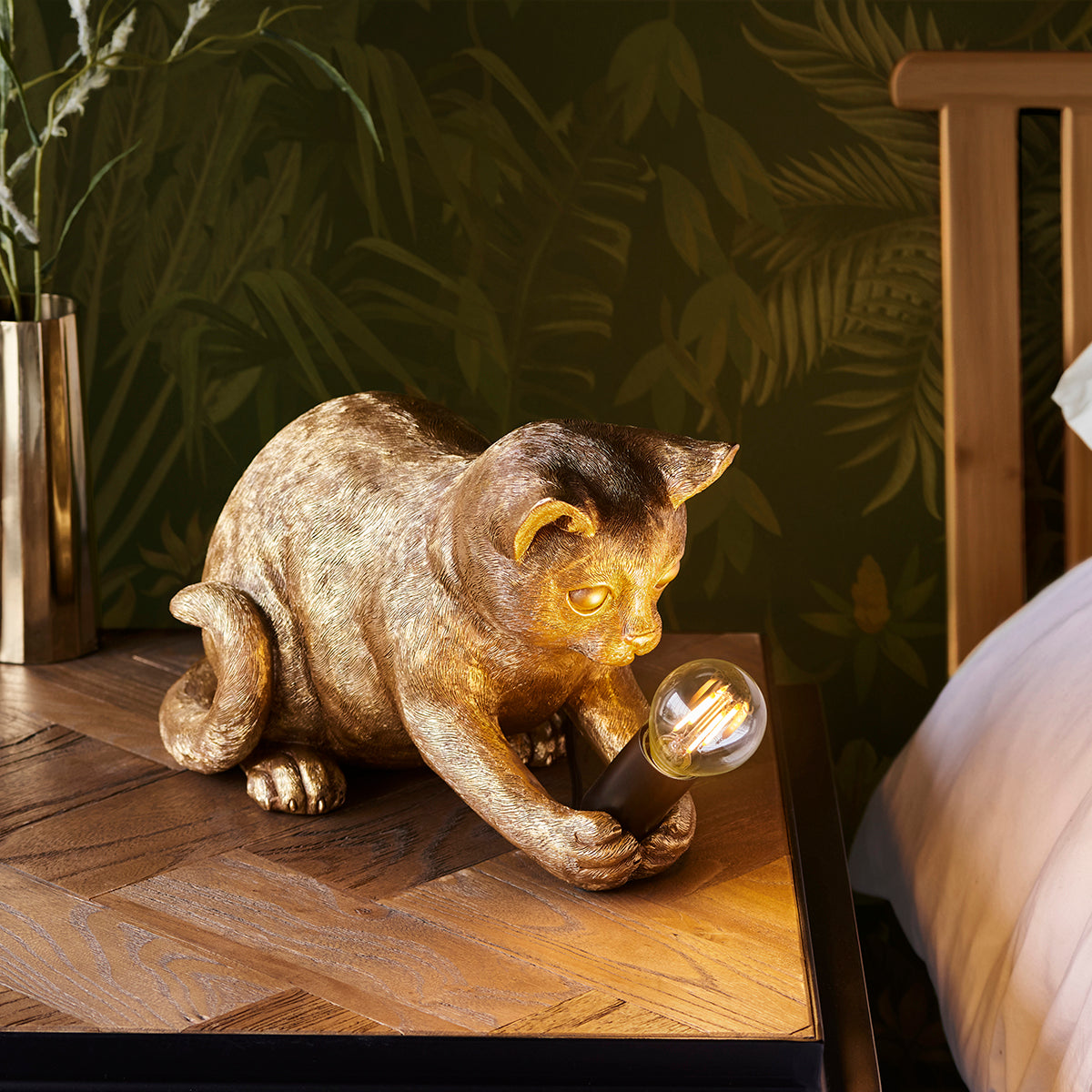Vintage gold paint & matt black
