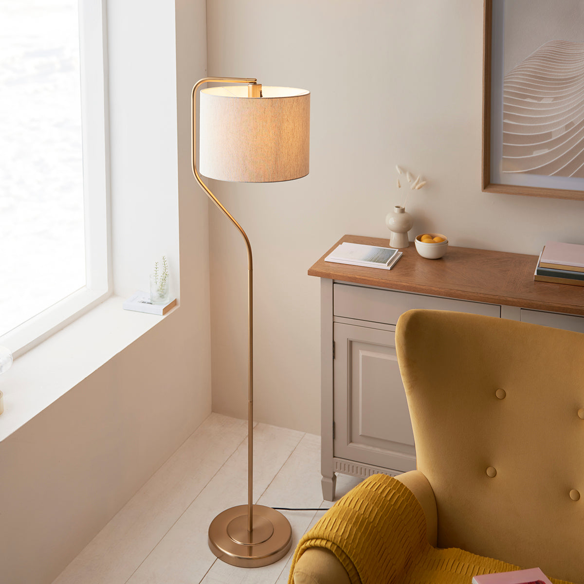 Br aged brass plate & natural linen mix fabric