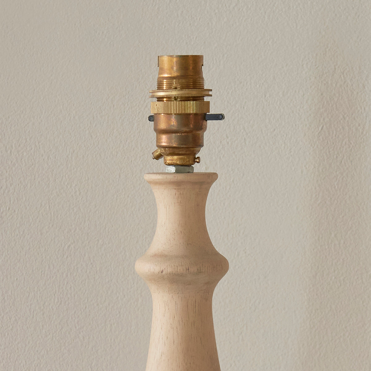 Natural wood & brushed aged brass plate
