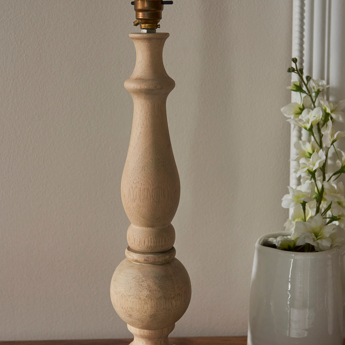 Natural wood & brushed aged brass plate