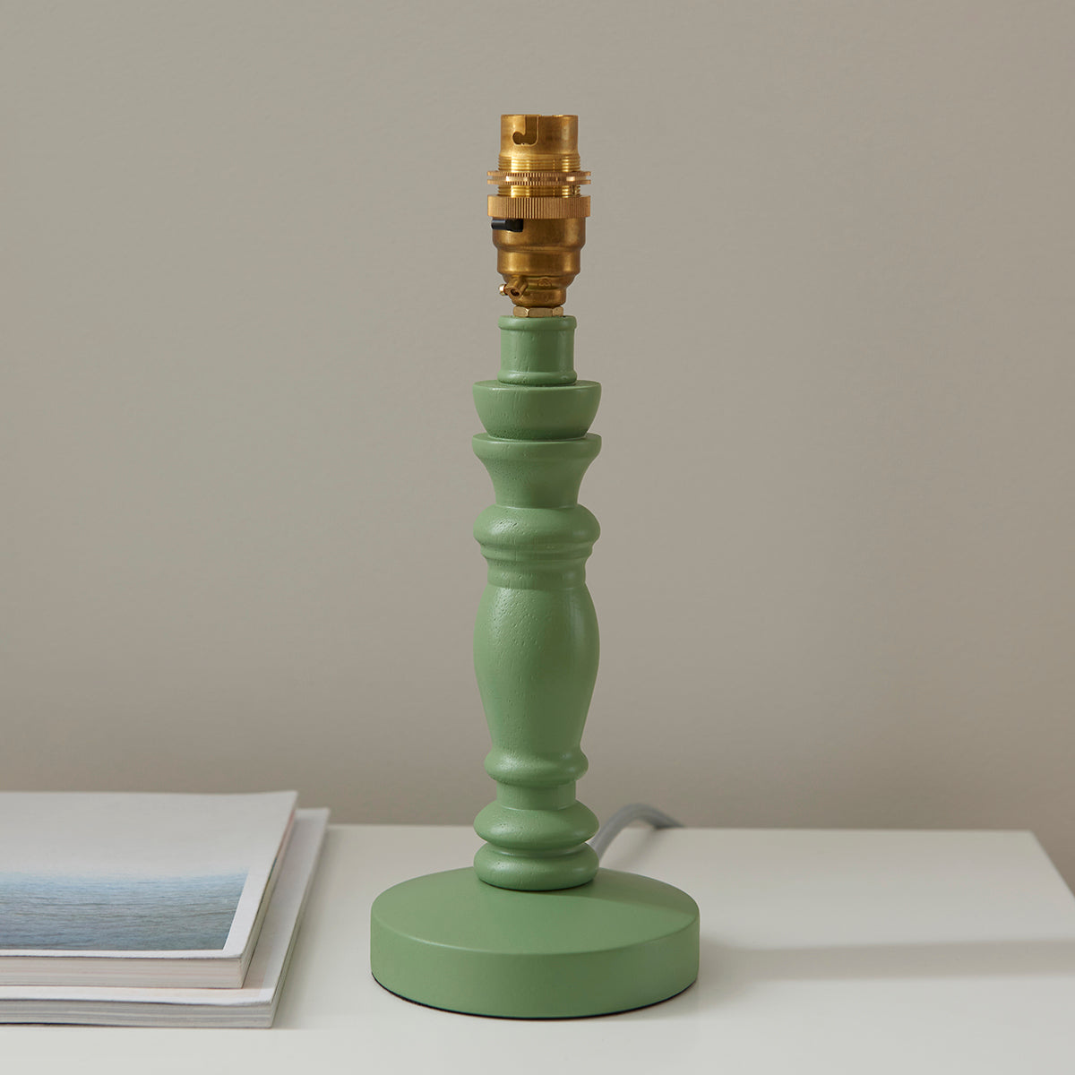 Satin Cotswold green paint