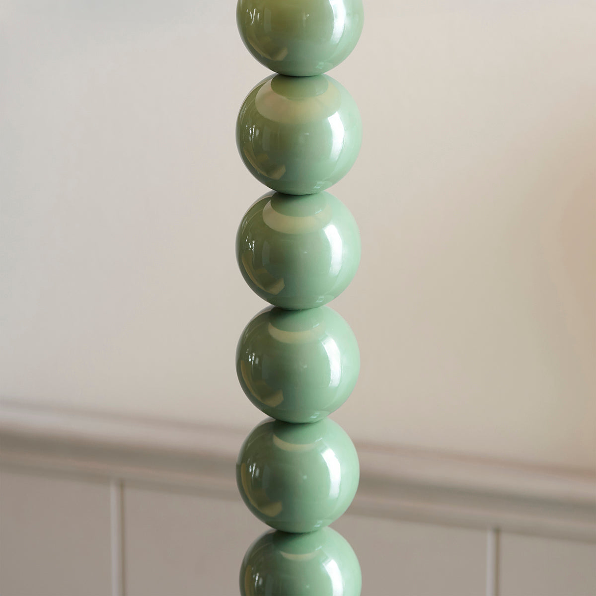 Gloss Cotswold green paint