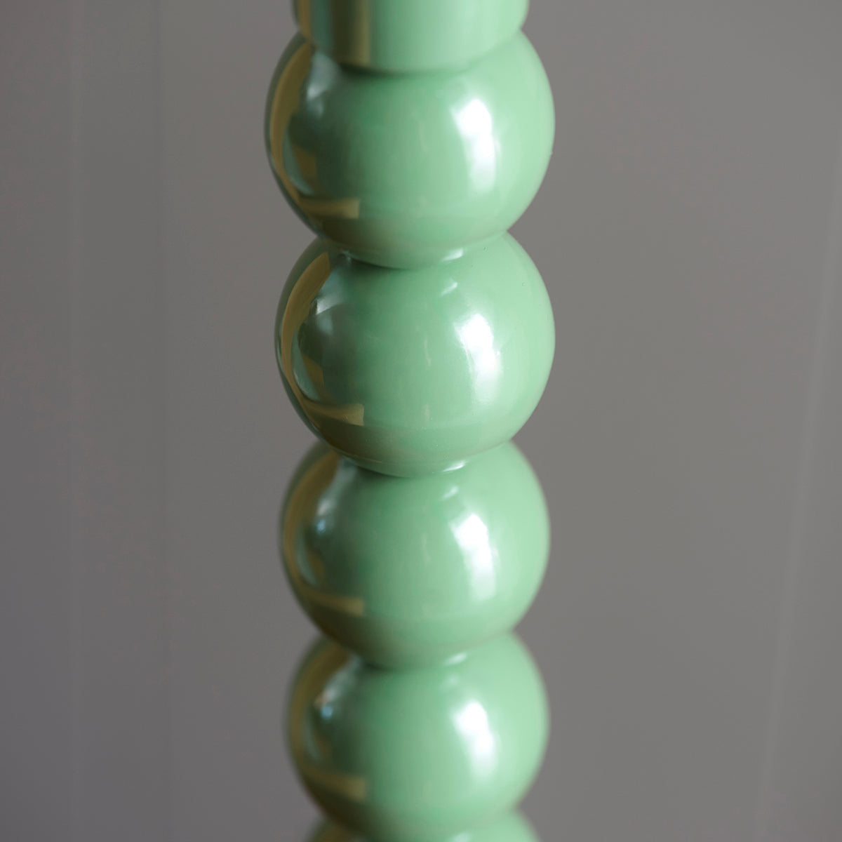 Gloss Cotswold green paint