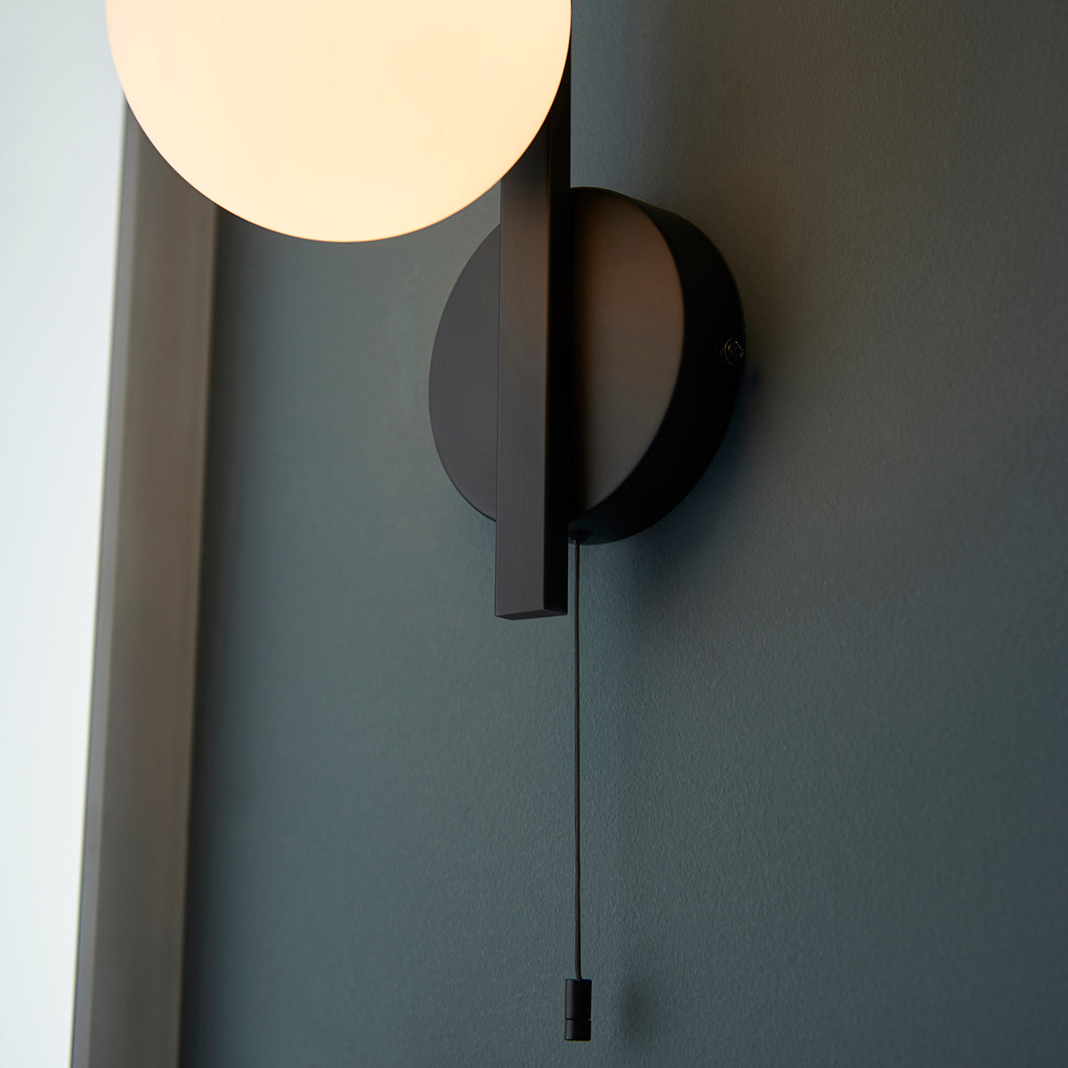 Matt black & matt opal glass