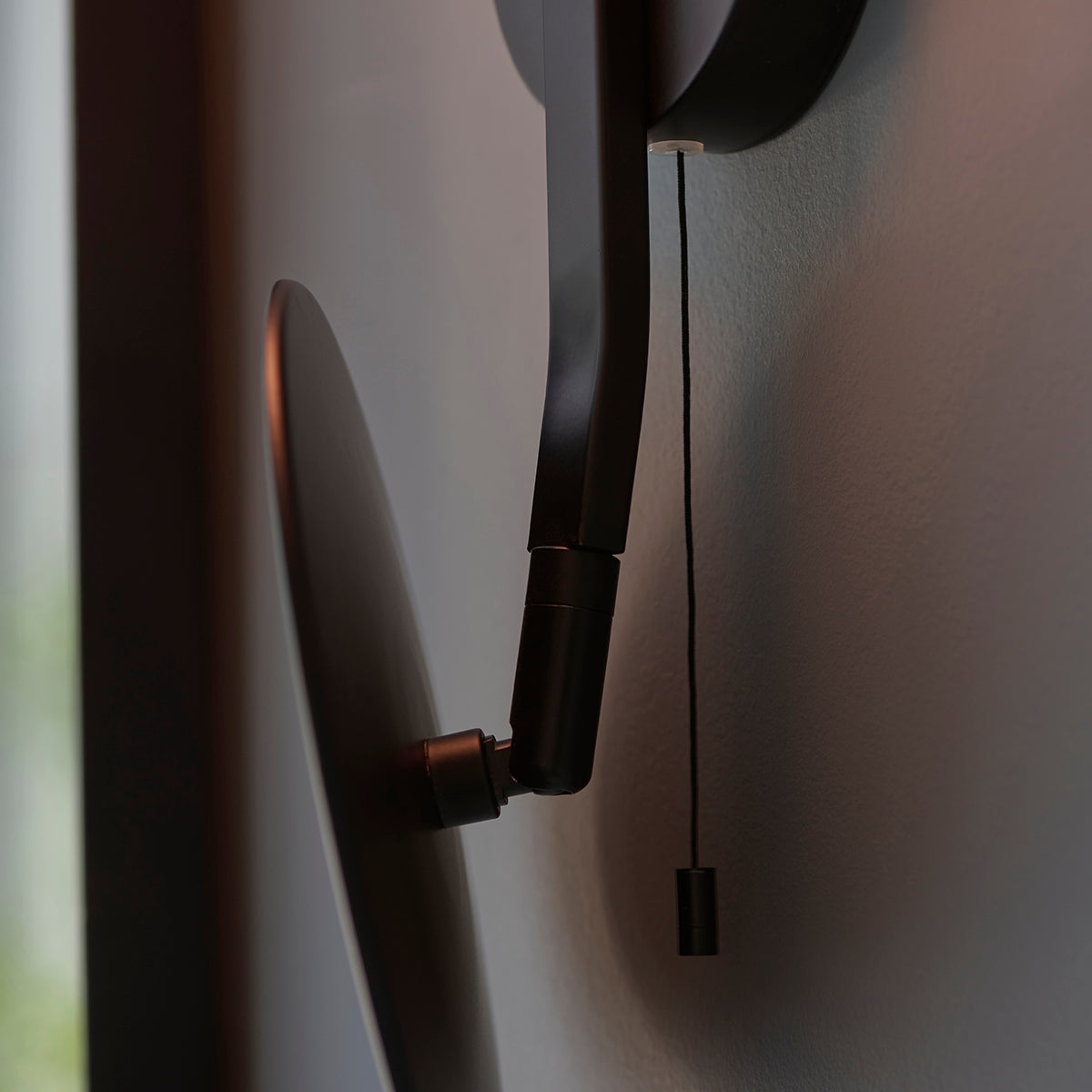 Matt black, mirrored glass with opal glass