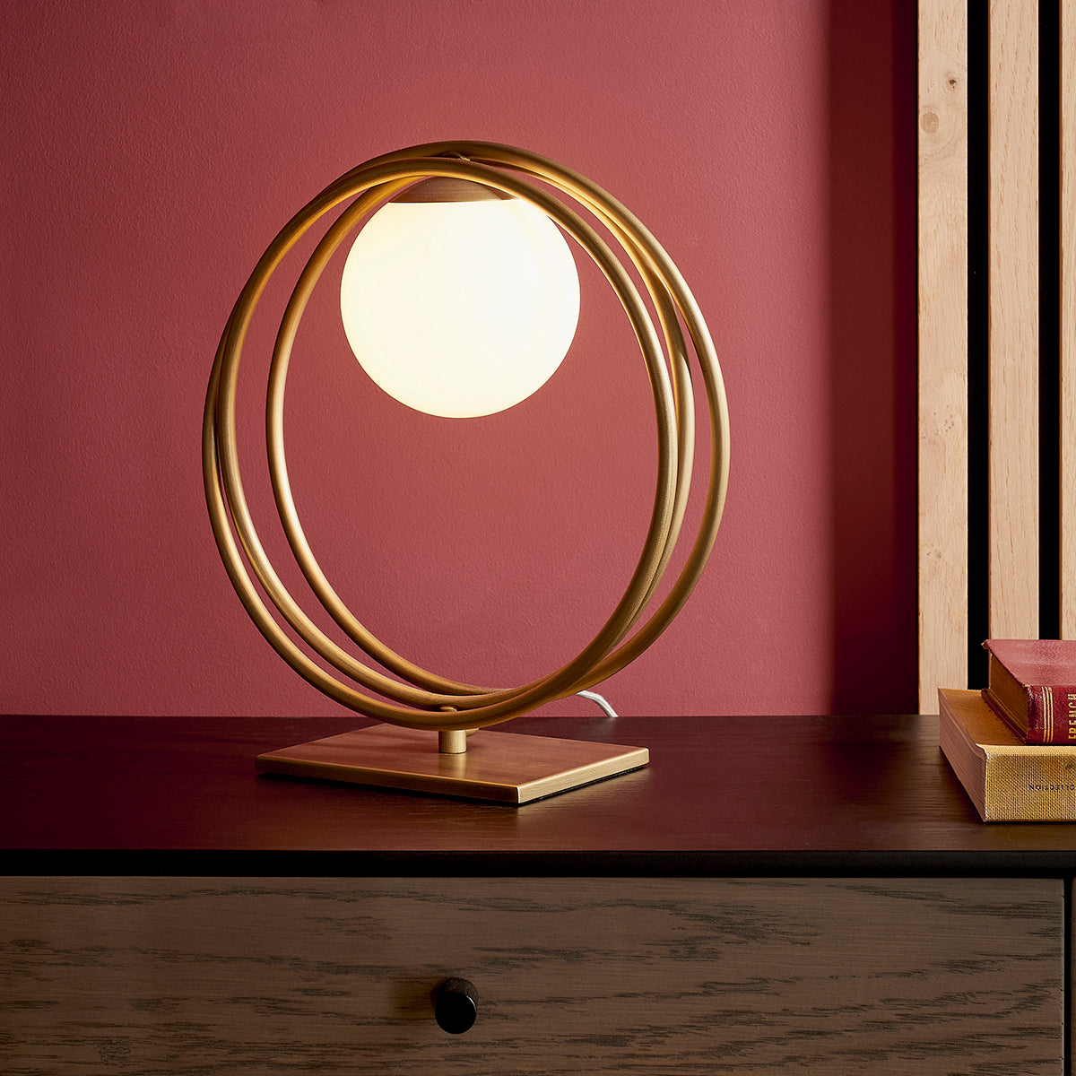 Upton Table Lamp in Gold