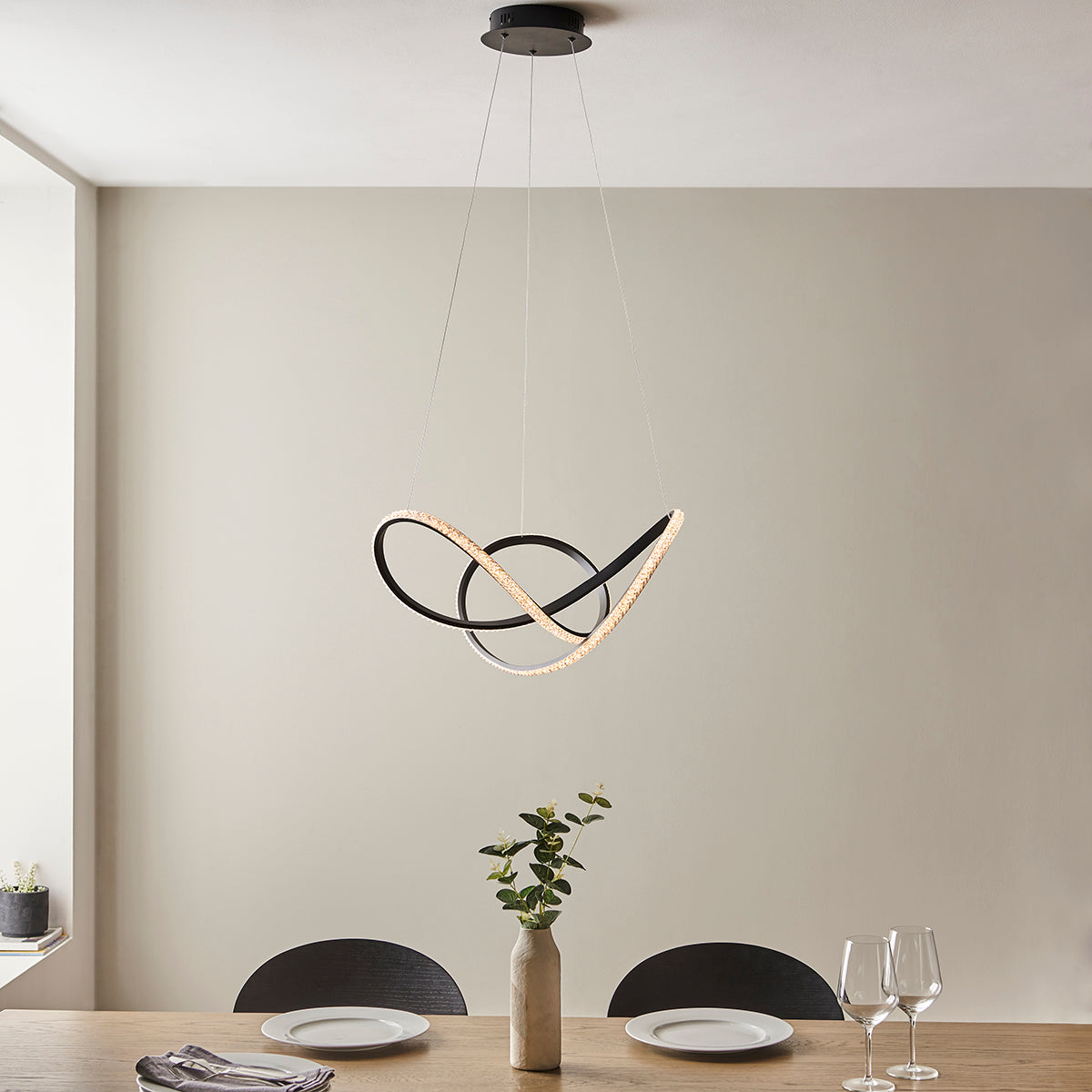 Evan Swirl Pendant in Textured Black