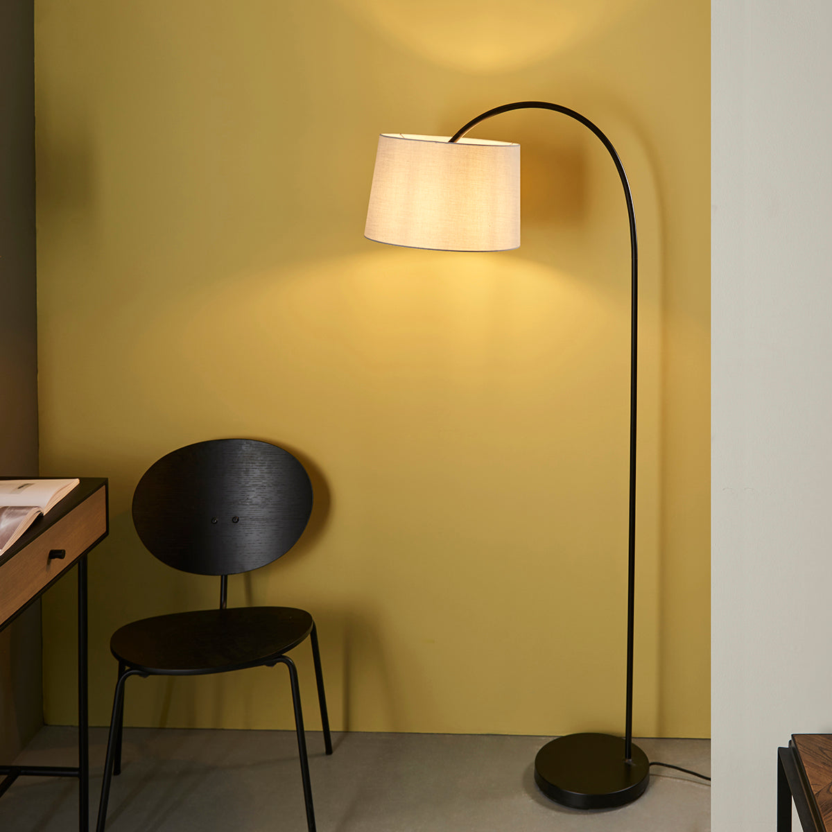 Willow Curved Floor Lamp in Black and Grey