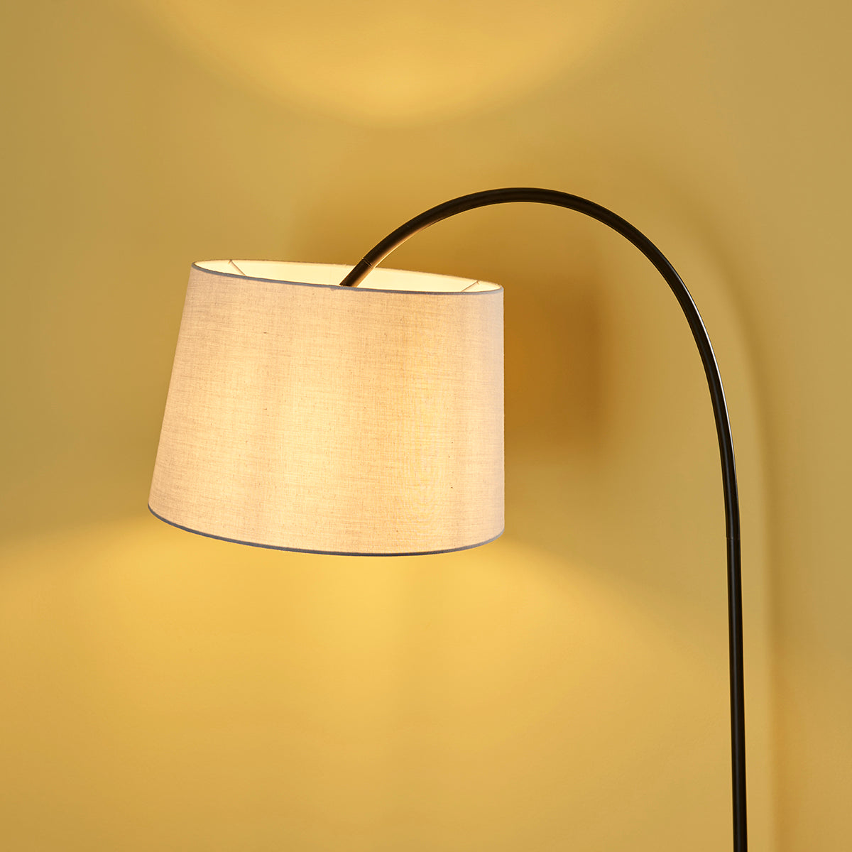 Willow Curved Floor Lamp in Black and Grey